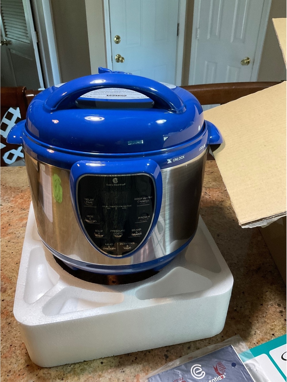Cooks Essentials 4 Qt Blue Finish Pressure Cooker NIB